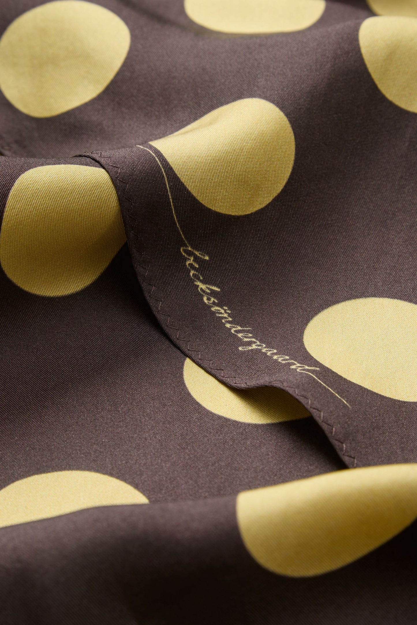 Maxi Polka Triangle Sia Scarf OneSize BeckSöndergaard.no