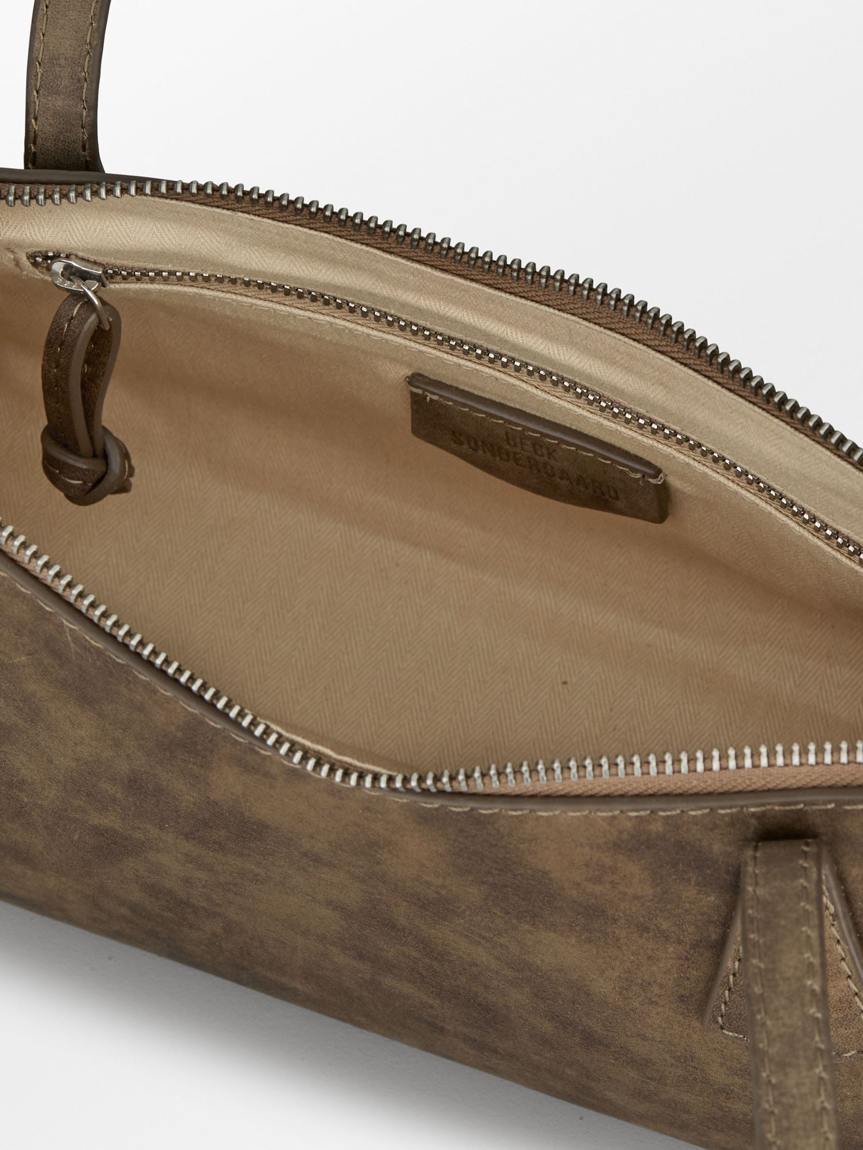 Becksöndergaard, Worn Babette Bag - Hot Fudge Brown, bags, archive, bags, archive, mid season sale, mid season sale, bags, bags, black week, black week