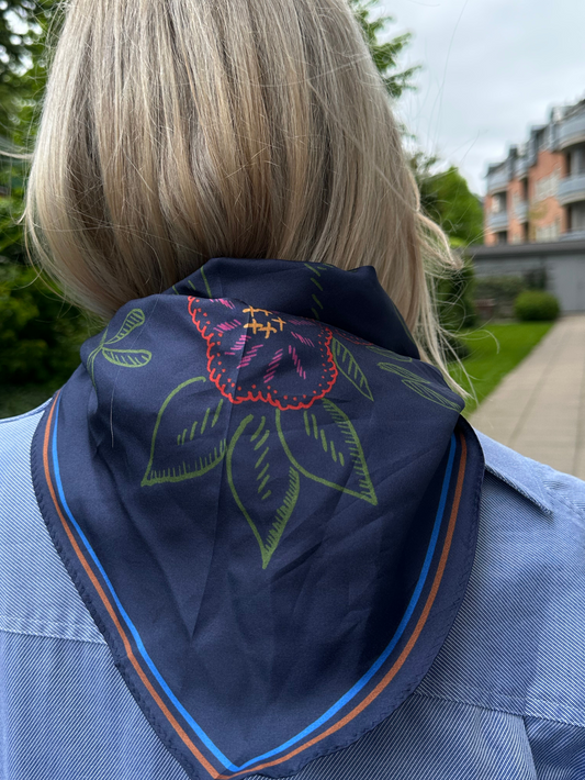 Efloria Triangle Taby Scarf OneSize BeckSöndergaard.no